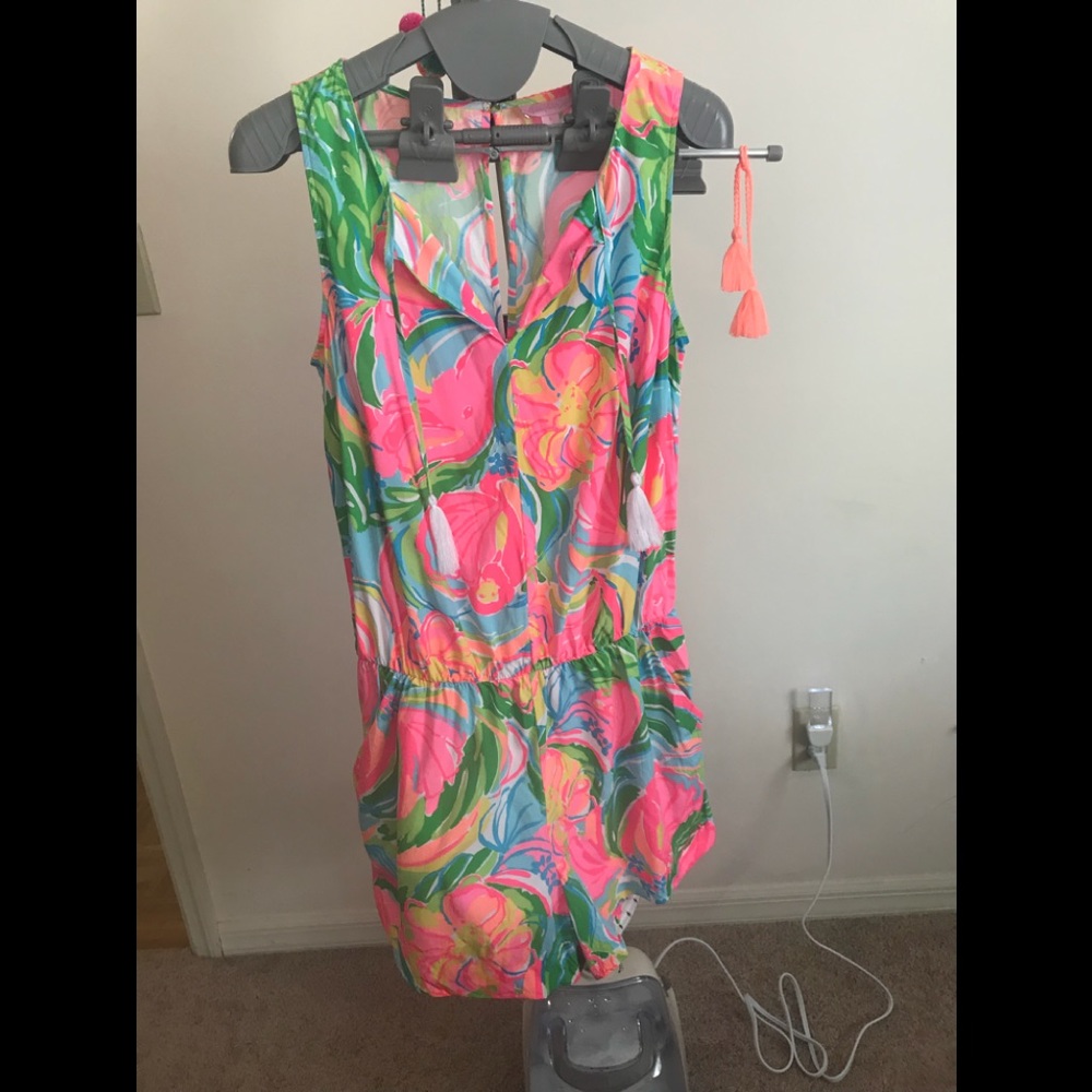 EUC Lilly Pulitzer Tybee Romper multi so a peeling